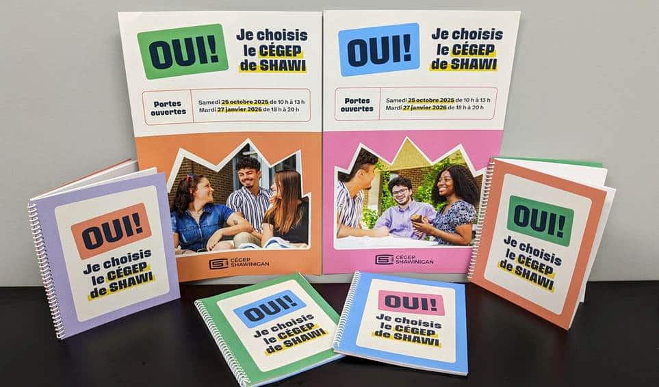 Affiches annonçant les portes ouvertes et cahiers de notes